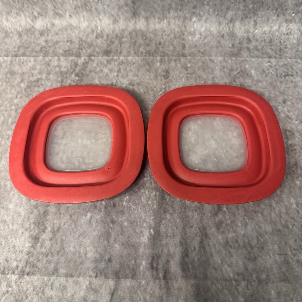 Set of 2 Rubbermaid Premier 5" Red Square Snap Lids Window Replacement 10M1M2